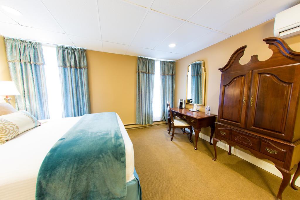 The Sherwood Hotel Greene Room photo
